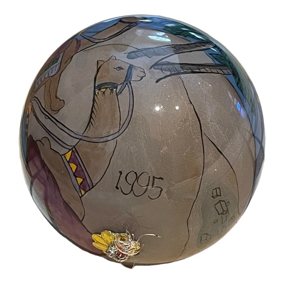 Figi “Inside Art”  Magi Follows The Star Christmas Hand Painted Glass Ornament - Picture 7 of 10